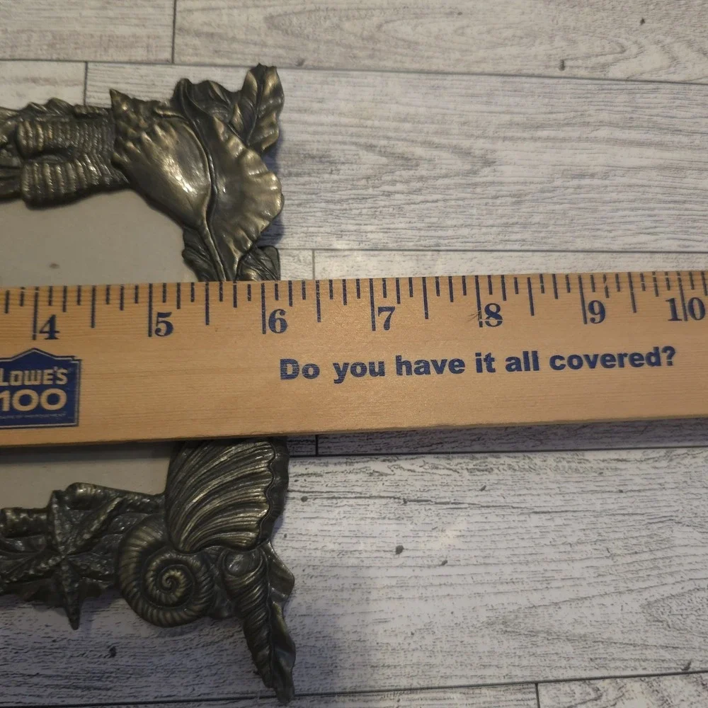 The Unbranded Brand metal picture